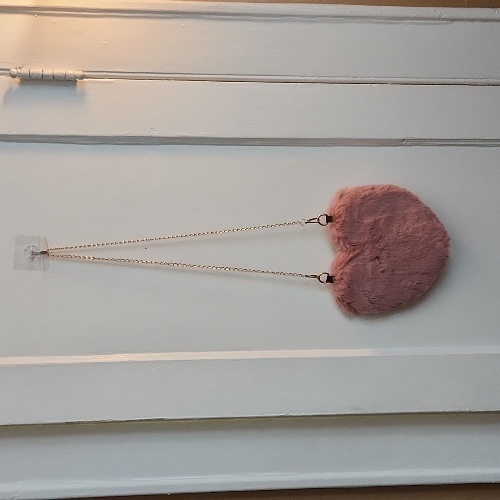 PlNK FUZZY HEART SHAPED PURSE NWOT